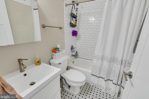 1525 12th St, Philadelphia, PA 19147-6223