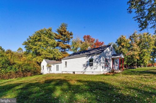 15800 Thompson Rd, Silver Spring MD 20905-3957 exterior