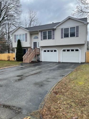 152 Coburn St, Warwick, RI 02889-9441