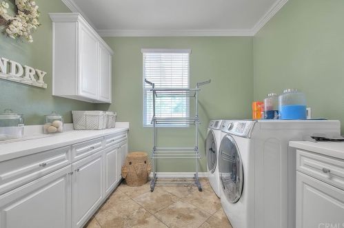 10815 Portofino Ln, Riverside CA  92503-5213 exterior