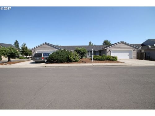 203 Taft St, Carlton, OR 97111-1221