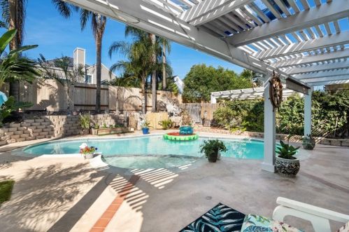1728 Avenida De Suenos, Oceanside, CA 92056-6913