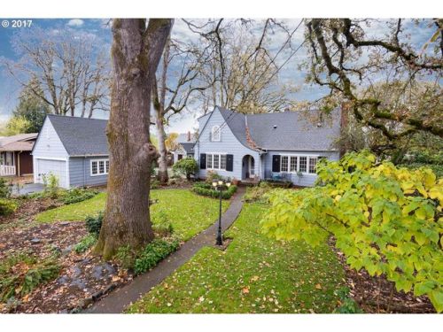 245 Hereford St, Gladstone OR  97027-2044 exterior