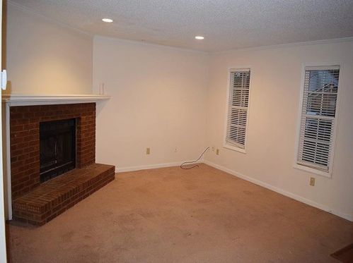 2065 Sand Wedge Cir, Kennesaw GA  30144-2070 exterior