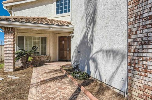 1001 Mountvale Ct, Anaheim CA  92808-2108 exterior