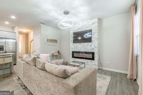 3128 Meadowstone Ln, Atlanta GA  30331-2939 exterior