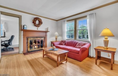 88 Lafayette Ave, Chatham Township, NJ 07928-2061