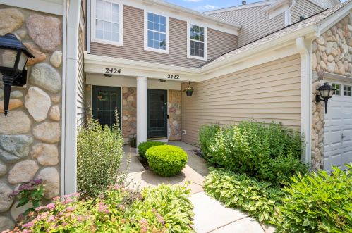 2422 Oak Tree Ln, Plainfield, IL 60586-7192