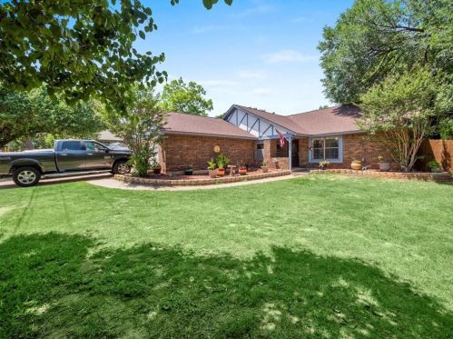 901 Highland Village Rd, Lewisville, TX 75077-6711
