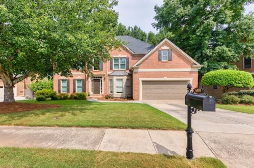 4005 Riverglen Cir, Suwanee, GA 30024-1858