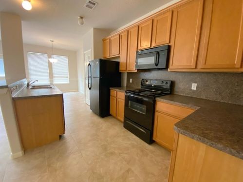 1810 Arbor Gln, Conroe TX  77303-4084 exterior