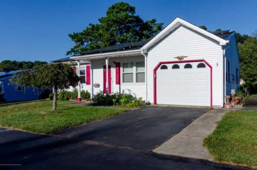 65 Chelsea Dr, Lakehurst, NJ 08759-2358