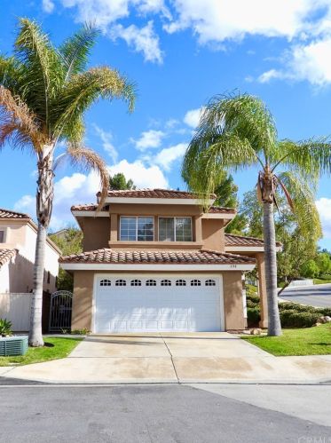 398 Rosebud Ct, Anaheim, CA 92808-1628