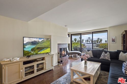 2960 Neilson Way, Santa Monica, CA 90405-5374