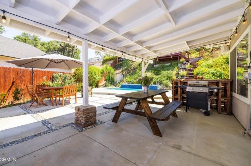 1180 Currier Ave, Simi Valley CA 93065-5162 exterior