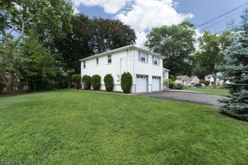 83 Garden Oval, Springfield, NJ 07081-1823