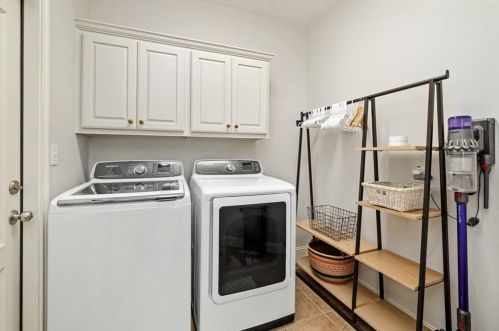 7904 Crandall Rd, Austin TX  78739-1910 exterior