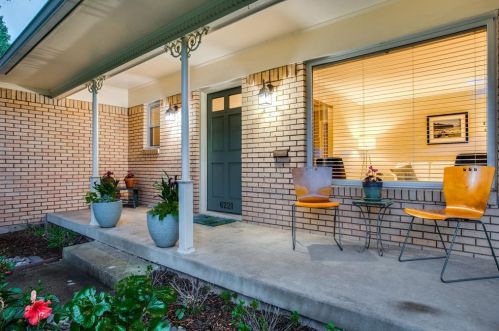 6221 Berryhill St, Dallas, TX 75231-8101