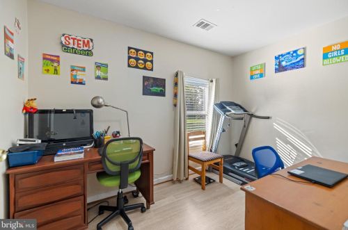 7319 Beverly Park, Springfield VA  22150-3162 exterior