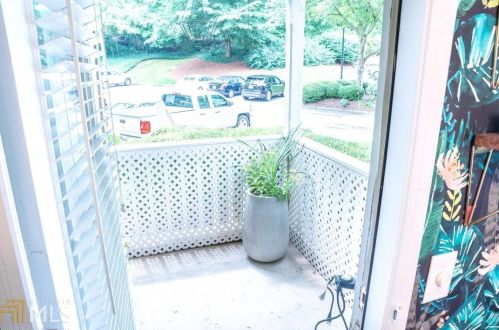 505 Bainbridge Dr, Atlanta GA  30327-4273 exterior