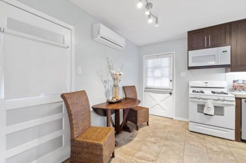 1000 Alegria Rd, Austin TX  78757-3218 exterior