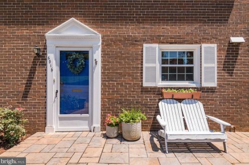 6016 Hardwick Pl, Falls Church, VA 22041-2413