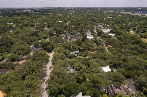 1804 Alta Vis Ave, Austin TX  78704-5226 exterior