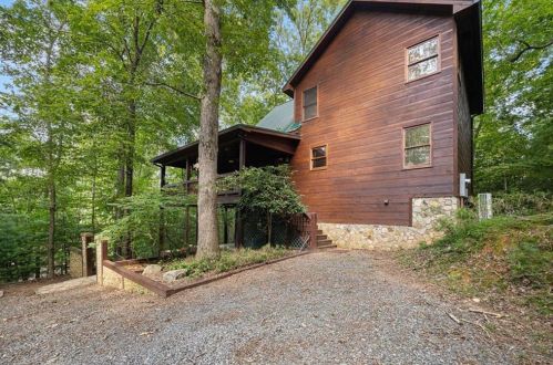 118 Elba Ct, Ellijay, GA 30540-9648