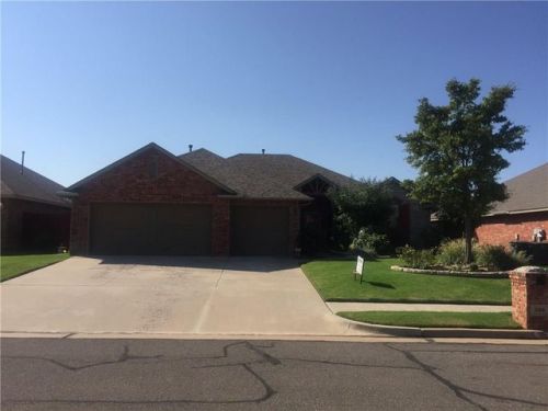 322 Butterfield Trl, Edmond, OK 73003-1036