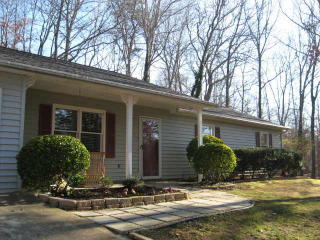 3024 Mohawk Dr, Gainesville, GA 30501-3913