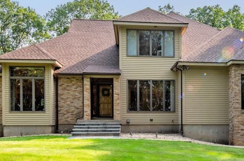 98 Wildcat Rd, Unionville, CT 06013-2400
