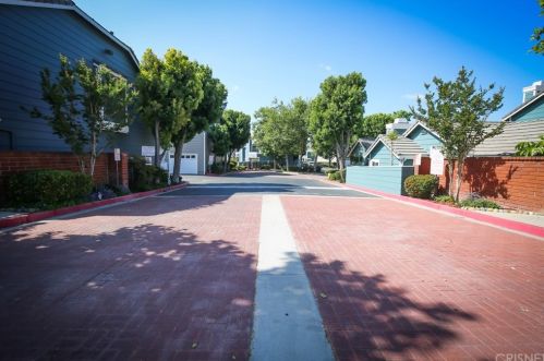 3926 Cochran St, Simi Valley CA 93063-2399 exterior