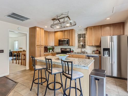 2731 Oakland Cir, Denver CO  80014-3136 exterior