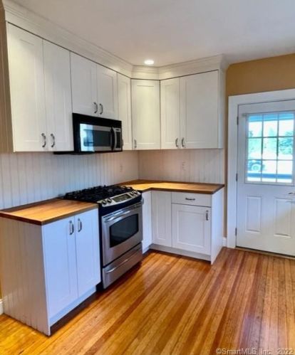 2 Hawkins Ave, Norwalk CT  06855-2405 exterior