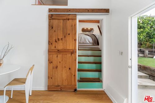 1520 Columbia Dr, Glendale CA  91205-3508 exterior