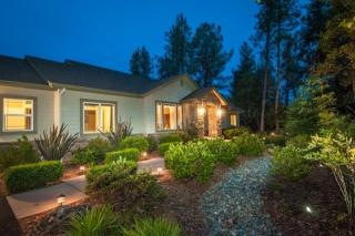 10199 Grand Forks Ct, Redding, CA 96001-7700