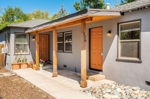 126 20th St, Chico, CA 95928-6690