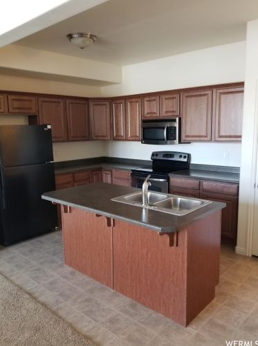 131 2875, Clearfield, UT 84015-7464