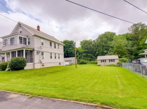 66 Park Pl, Glocester, RI 02859-3701