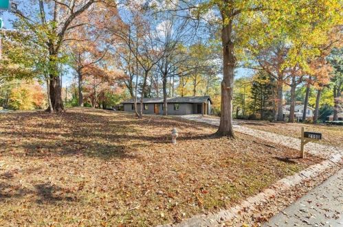 2190 Sun Valley Dr, Marietta, GA 30067-7179
