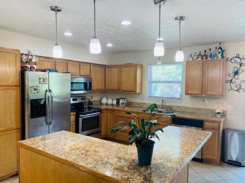 1494 Forester Dr, Cincinnati OH  45240-1138 exterior
