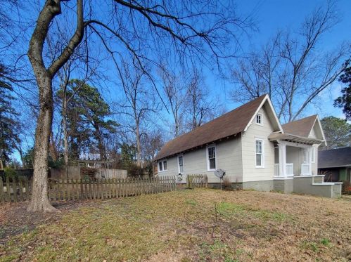 1667 Carroll Dr, Atlanta GA  30318-3663 exterior