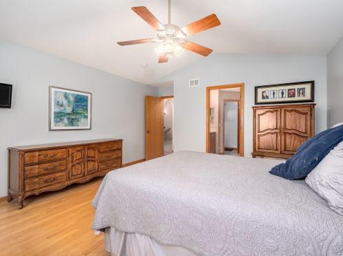 1088 Birchwood Dr, Pingree Grove IL  60140-9107 exterior