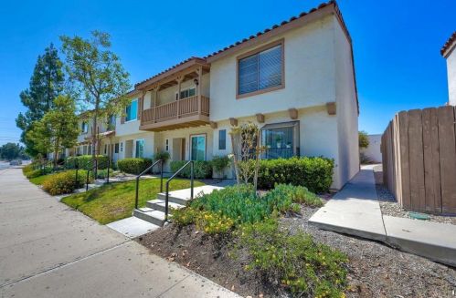 9230 Carlton Oaks Dr, Santee, CA 92071-2976
