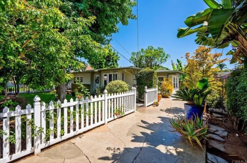 2860 Hope Ave, Carlsbad, CA 92008-1894