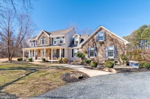 8136 Ventnor Rd, Riviera Beach, MD 21122-5735