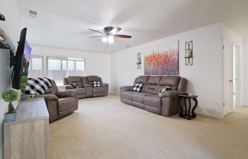 1114 Bradford Cir, Lodi, CA 95240-7038