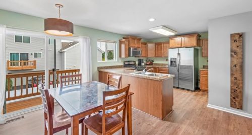 1252 Alta Vista Dr, Pingree Grove IL  60140-2057 exterior