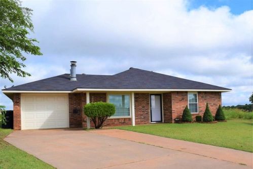 2706 Wildoak Cir, Enid, OK 73701-7630