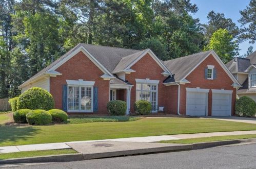 1402 Grovehurst Dr, Marietta, GA 30062-6111